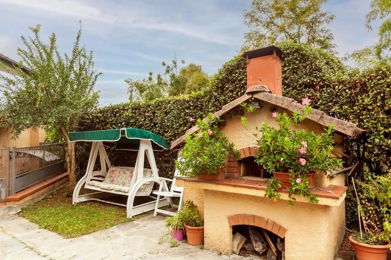 La Casa Dei Gerani Villa Pietrasanta 0*,  Italy